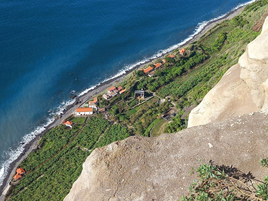Fajã dos Padres, eine fruchtbare Küstenlandschaft in Quinta Grande auf Madeira